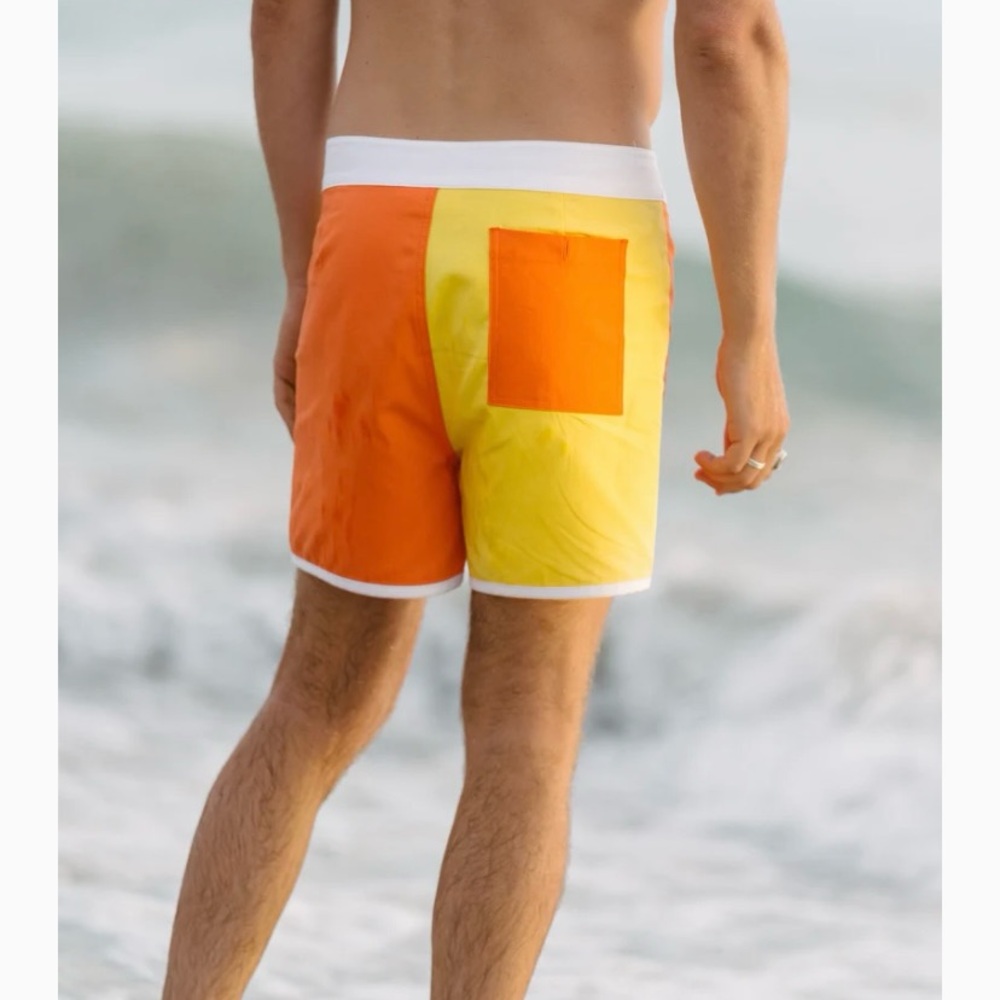 Size 30 waist Hammies board shorts and matching size L swim top - Picture 7 of 10